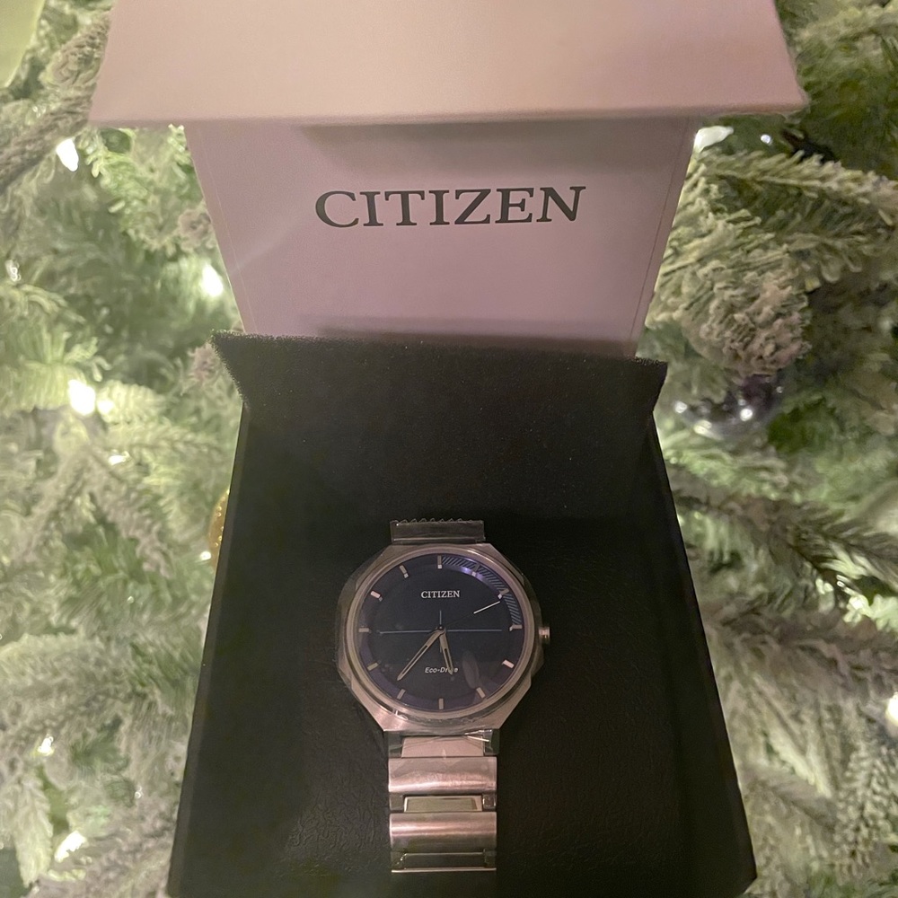 Men’s Citizen watch. Never been worn!